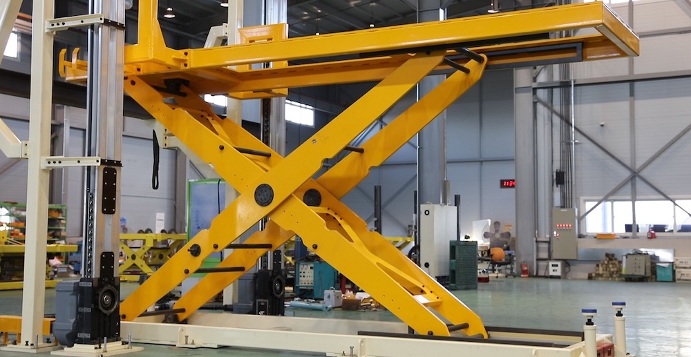 thiết bị nâng hạ ô tô